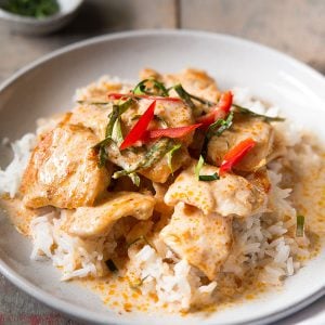 Choo chee chicken curry on a bed of rice.