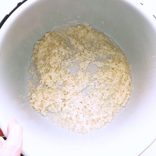 Washed Jasmine rice in multicooker.