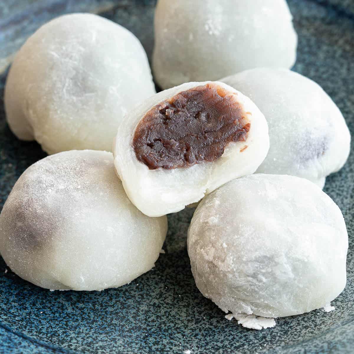 Plate of mochi filled with anko.